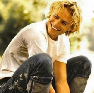 Caitlin Stack Photo 12