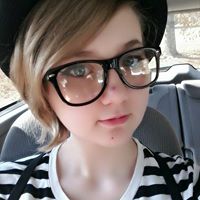 Anna Thacker Photo 27