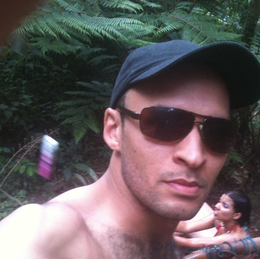 Michael Leandro Photo 3