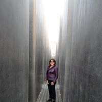 Stephanie James Photo 20