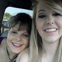 Marilyn Holmes Photo 32