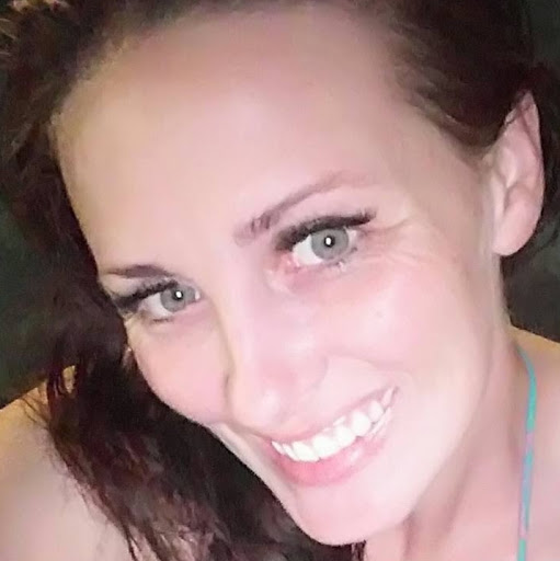 Amanda Haynes Photo 17