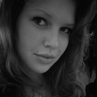 Sarah Urban Photo 32