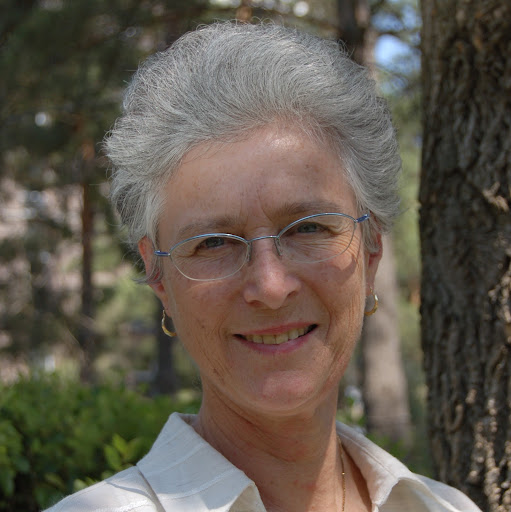 Christine Earl Photo 30