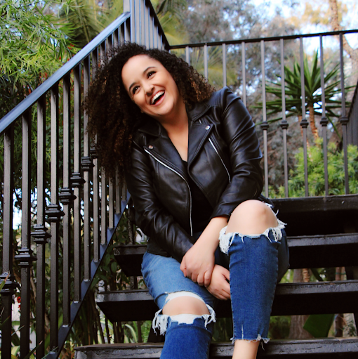 Anna Harrington Photo 30