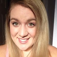 Nicole Hilliard Photo 13