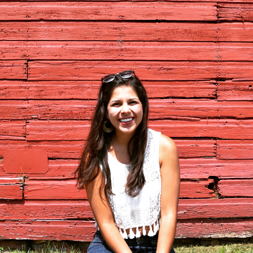 Julia Vasquez Photo 26