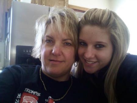 Kelly Snyder Photo 19