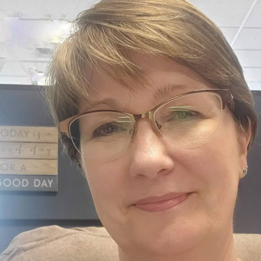 Michele Peterson Photo 26