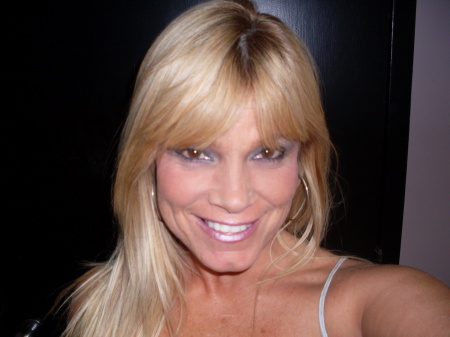Dana Robertson Photo 26