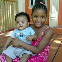 Emma Richardson Photo 14