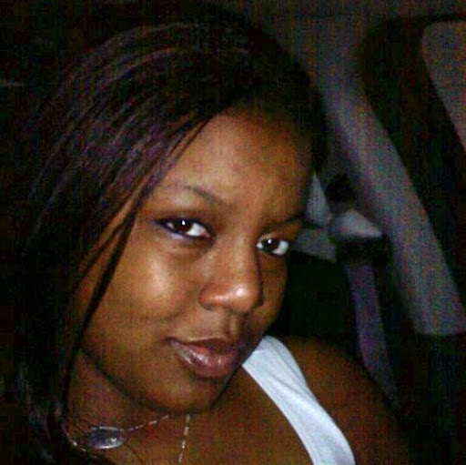 Kristin Hall Photo 20