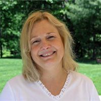 Elizabeth Dale Photo 16