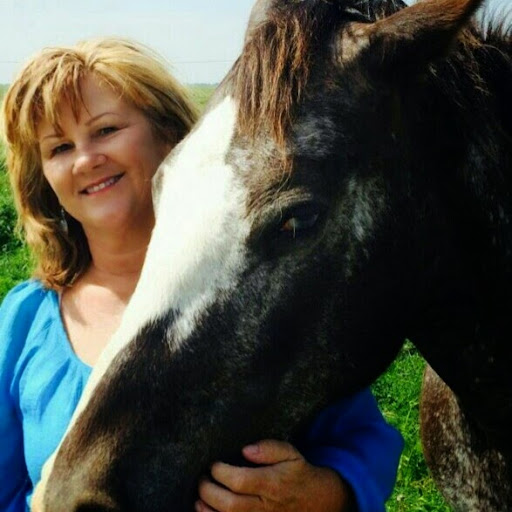 Diane Watts Photo 12