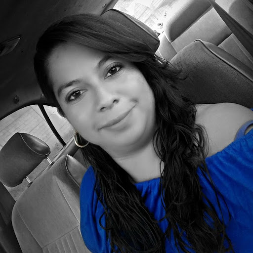 Ingrid Estrada Photo 13