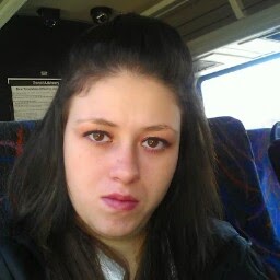 Angela Utter Photo 3