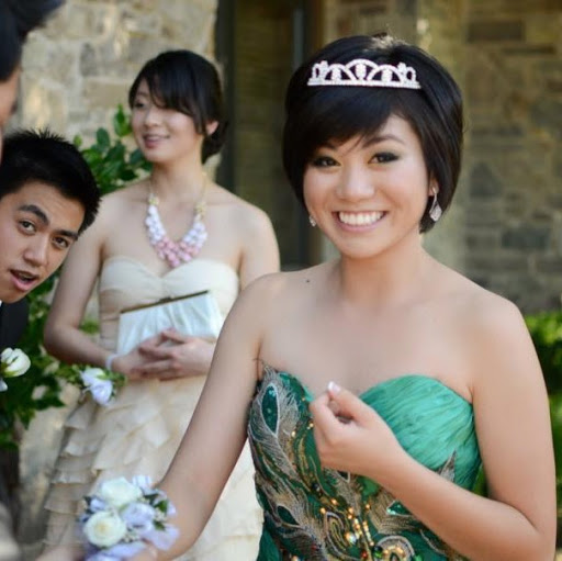 Kelly Tran Photo 8