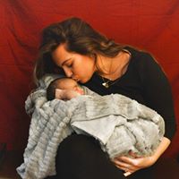 Stephanie Hahn Photo 19