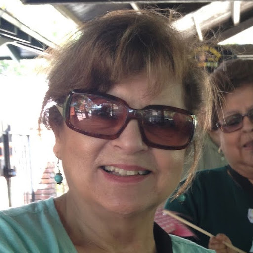 Carmen Schroeder Photo 10