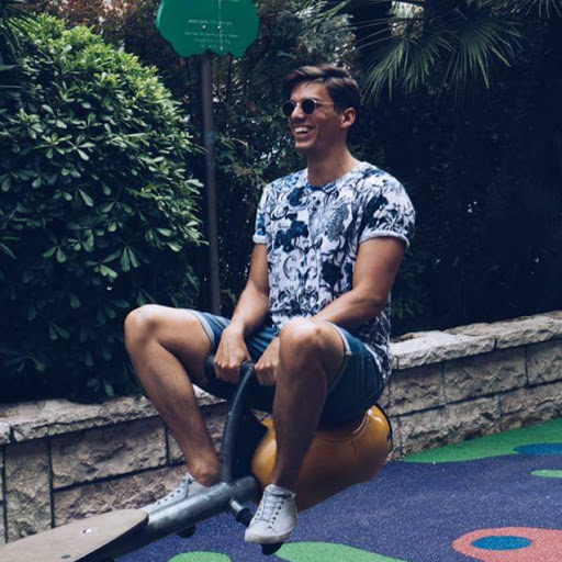 Eric Blomquist Photo 4