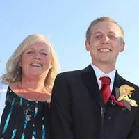 Michelle Groth Photo 25