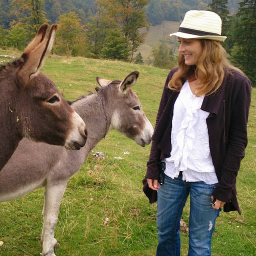 Kathryn Schroeder Photo 34