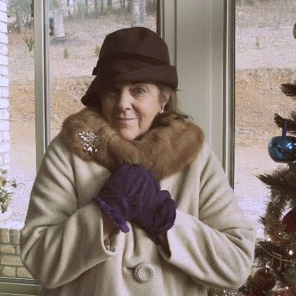 Melanie Harding Photo 29