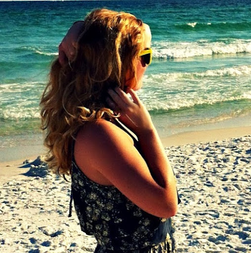 Melanie Carroll Photo 19