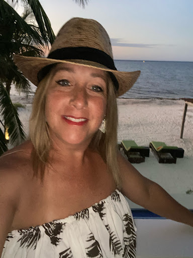 Jennifer Marshall Photo 18