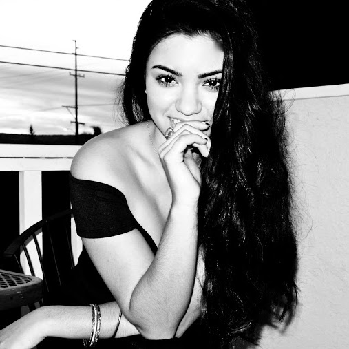 Jessica Suarez Photo 36