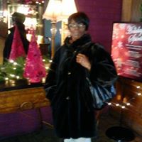 Mae Martin Photo 19