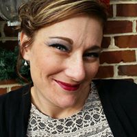 Julie Malloy Photo 20