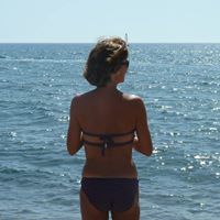 Julia Clements Photo 16