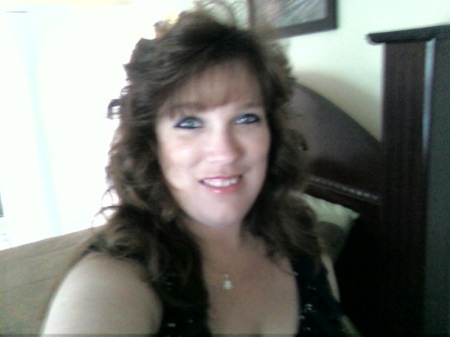 Laura Self Photo 21