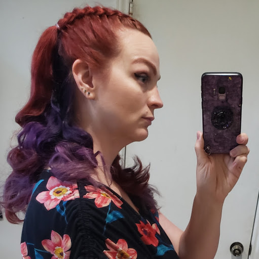 Violet Howell Photo 14