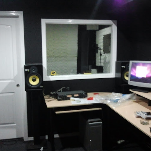 Dee Stephens Photo 8