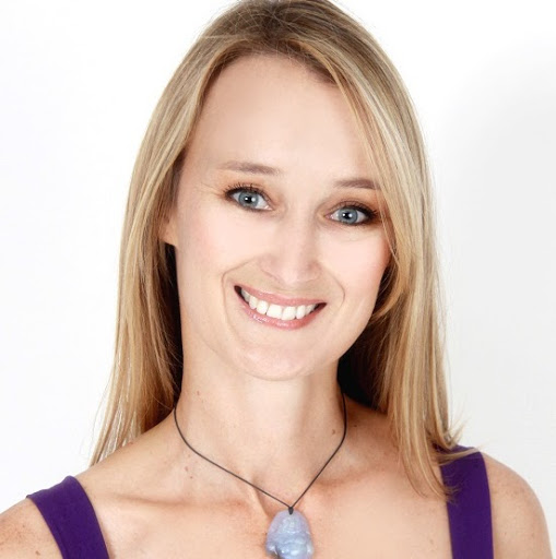 Samantha Lewis Photo 19