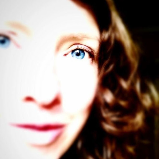 Kirsten Webb Photo 6