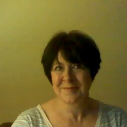 Julia Hunter Photo 13