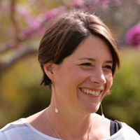 Laura Centers Photo 5