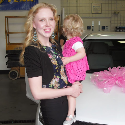 Emily Maynard Photo 15