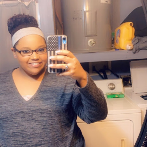 Shannon Armstrong Photo 22