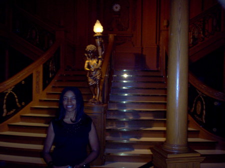 Diana Wallace Photo 35