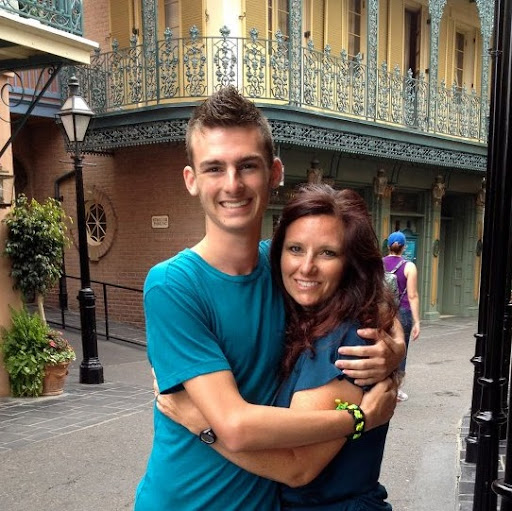 Carolyn Hartley Photo 33