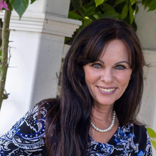 Debbie Holland Photo 43