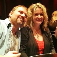Julie Ballinger Photo 19