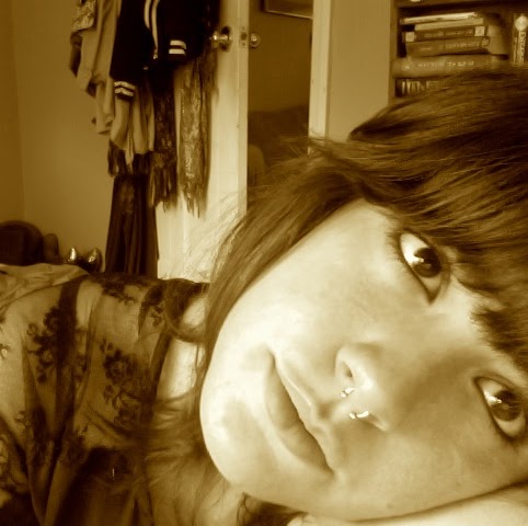 Hayley Morris Photo 34