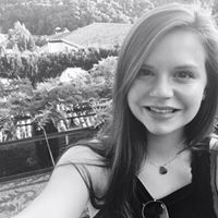 Julia Gorman Photo 7