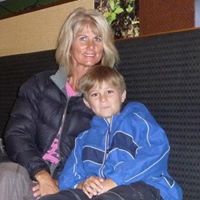 Caroline Hood Photo 20