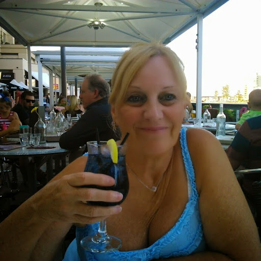 Stephanie Anthony Photo 30